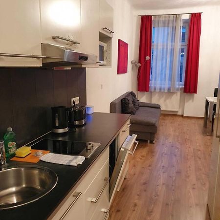 Vibrant Red Apartment I Contactless Check-In Vienna Luaran gambar