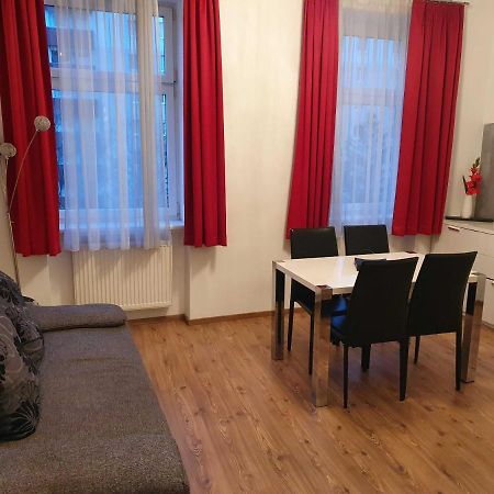 Vibrant Red Apartment I Contactless Check-In Vienna Luaran gambar