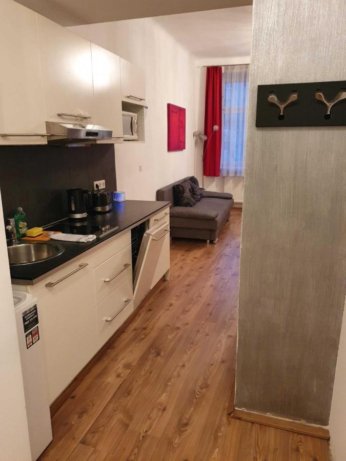 Vibrant Red Apartment I Contactless Check-In Vienna Luaran gambar