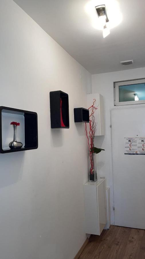 Vibrant Red Apartment I Contactless Check-In Vienna Luaran gambar